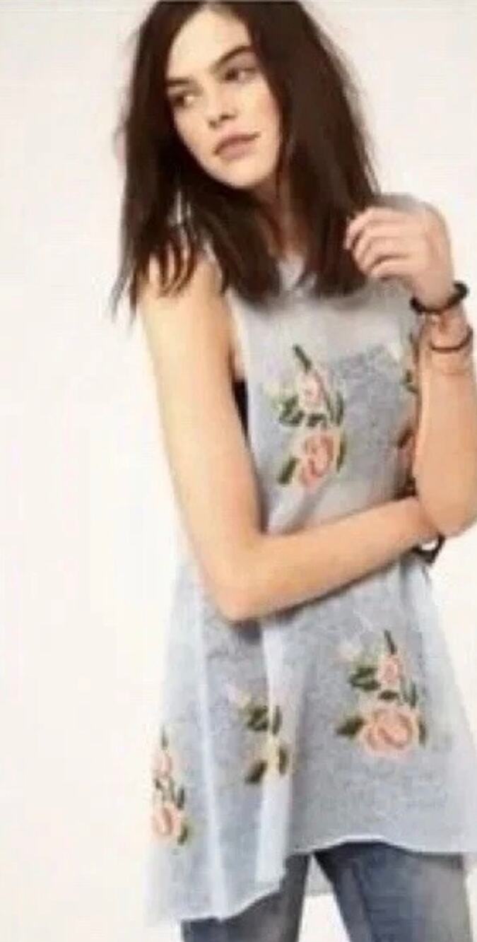 Wildfox "Prairie Rose" Sleeveless Longline Sweater Tank, NWT, Size Medium